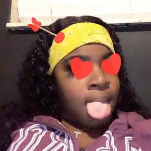 Meet your Posher, Abella